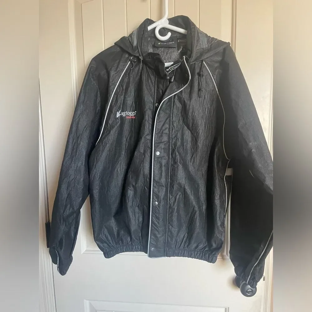 Frogg Toggs Classic Jacket perfect for rain. Has removable hood. Black. EUC
